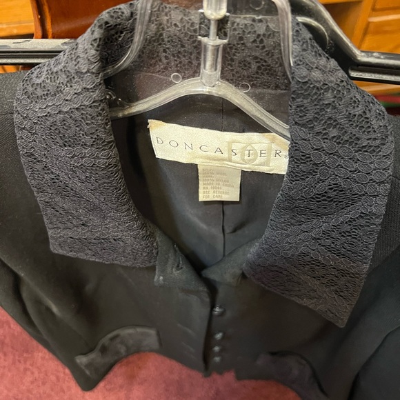 Womens DonCaster stylish top and matching bottom skirt size 16 and is Black ! - Picture 5 of 7